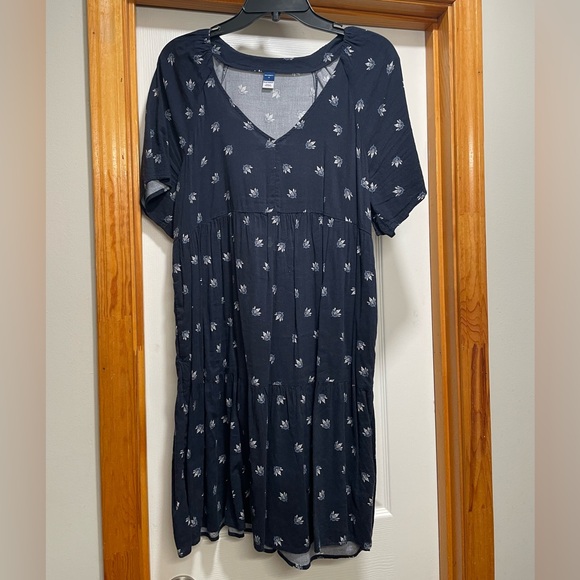 Old Navy Dresses & Skirts - Old Navy Dark Blue Floral Midi Maternity Dress